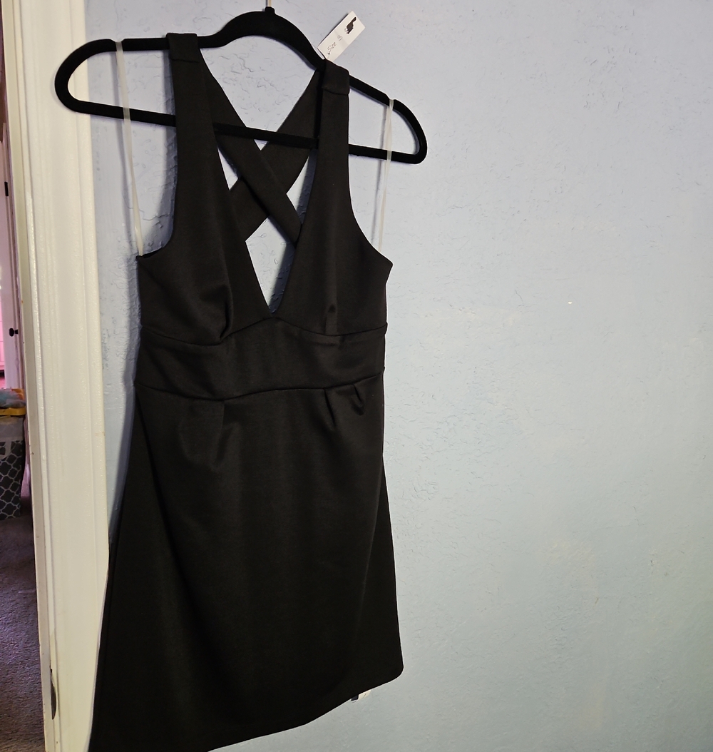 Black Sleeveless Crisscross Back Dress - Classic Women's Dress